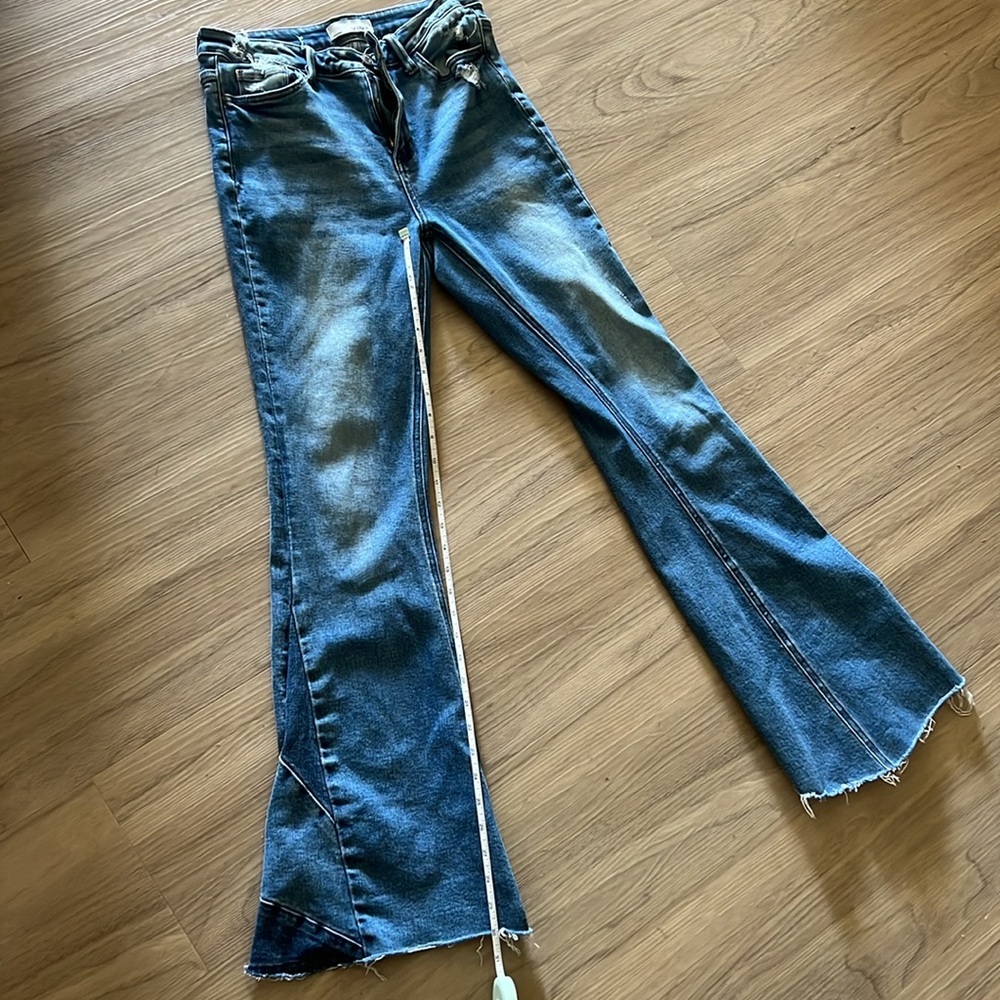 Vervet flare leg size 28
SOLD on another site
